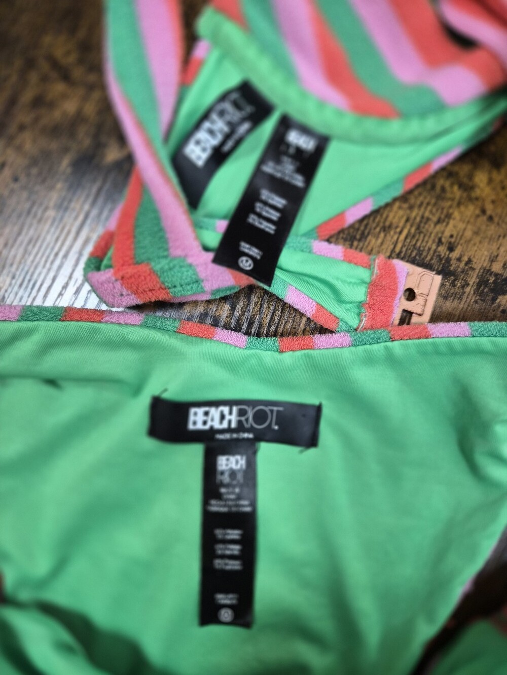 Beach Riot Bikini SET In MEDIUM - Picture 3 of 4
